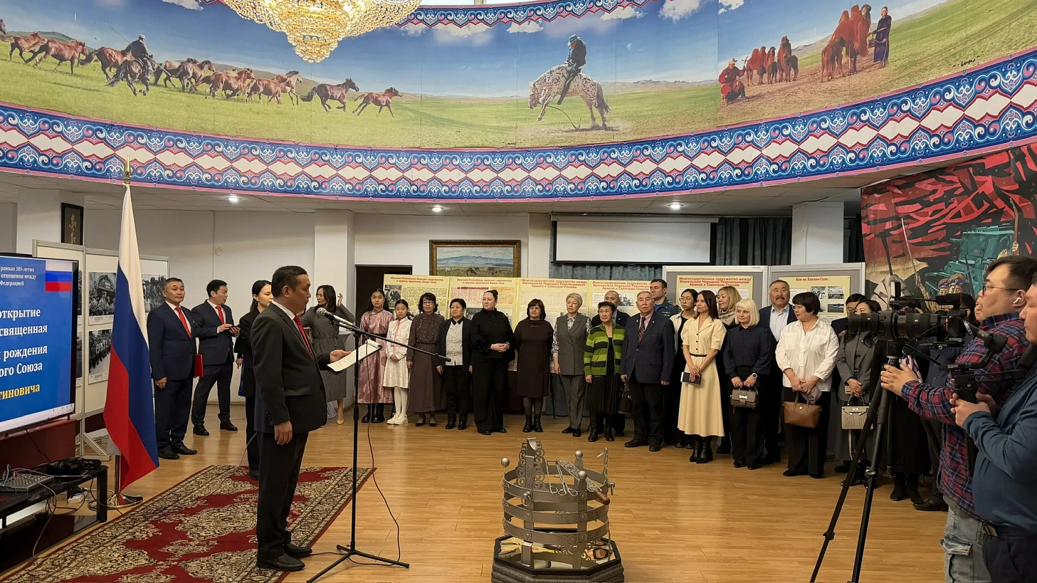 В генеральном консульстве Монголии в Улан-Удэ открылась фотовыставка, посвященная 130-летию со дня рождения маршала Жукова