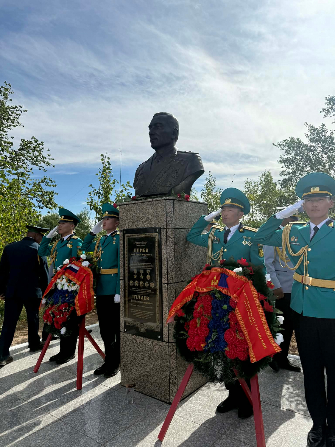 В Монголии открыт памятник прославленному советскому полководцу Иссе Плиеву